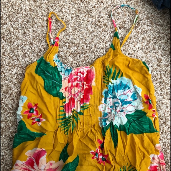 Old Navy Floral Tank Top - Picture 2 of 3